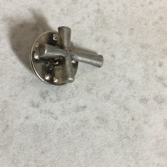 Silver cross tie tack pin - Picture 4 of 6